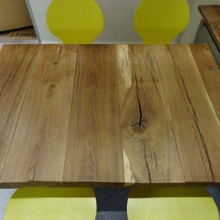 Küchentisch aus alten Eichenbohlen mit Stahlrahmengestell, gewachst