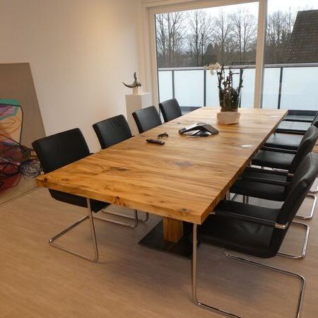 Eichentisch mit Stahlfüßen