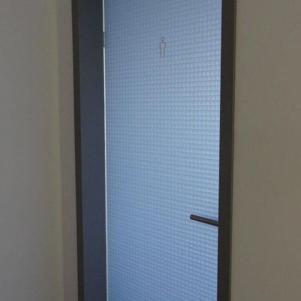 Blau transluzent WC-Tür für den Herren